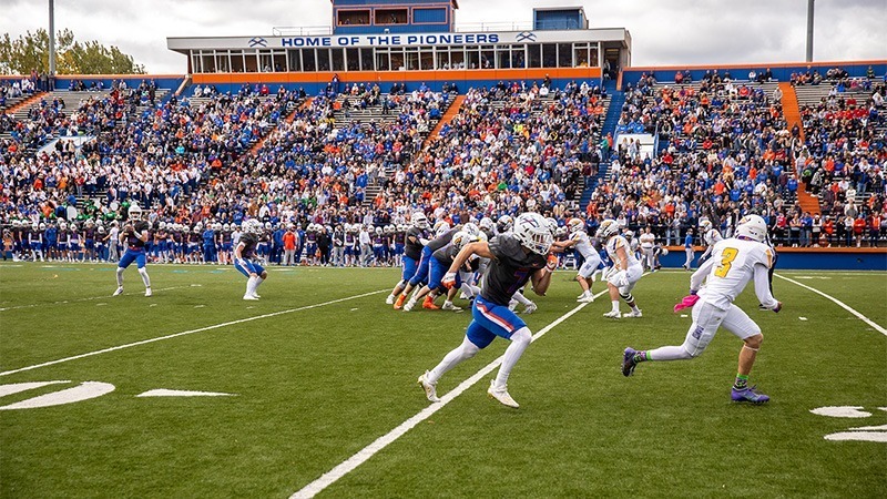 Pioneer Football vs University of Dubuque