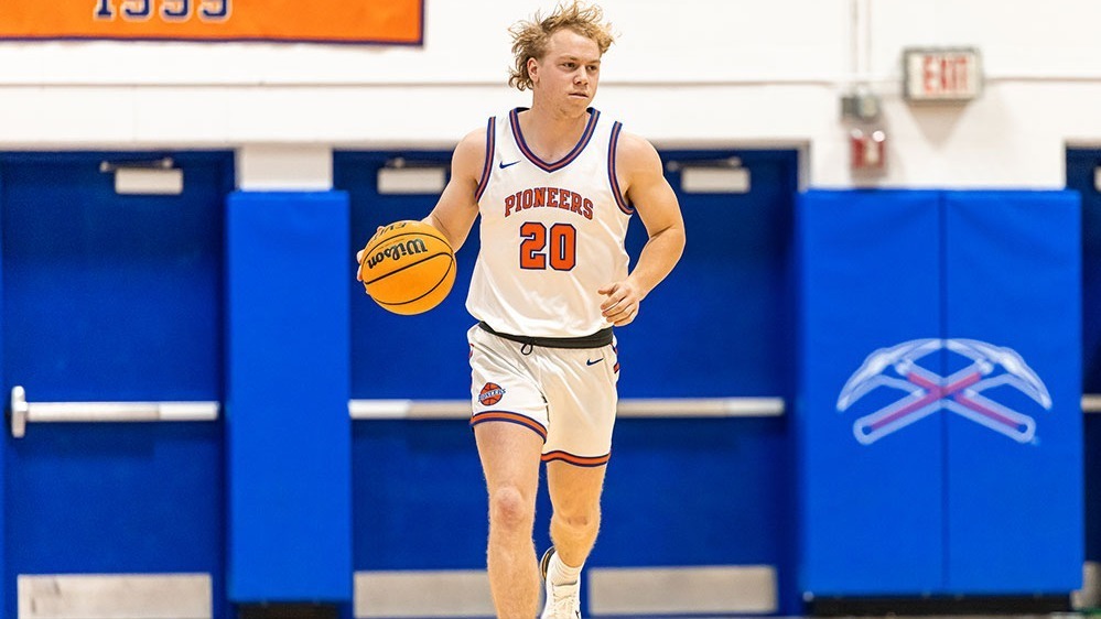Pioneer Men's Basketball vs UW-La Crosse