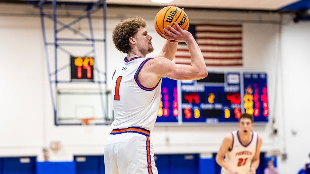 Pioneer Men's Basketball vs UW-Stevens Point