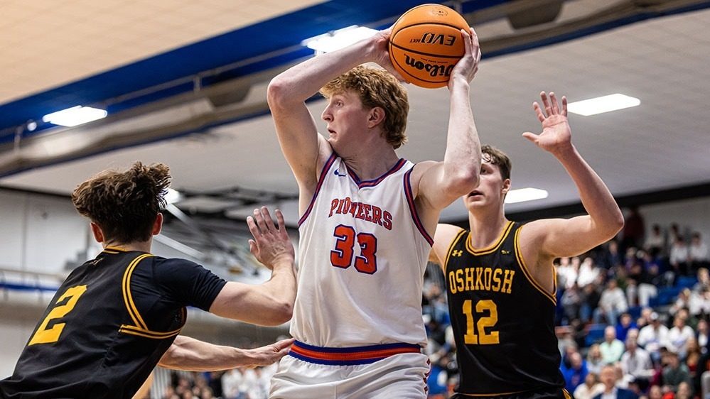Pioneer Men's Basketball vs UW Oshkosh