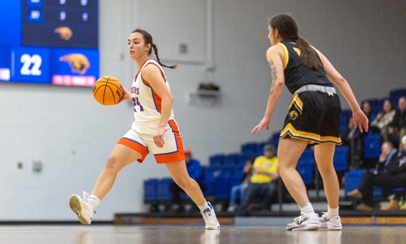 Women's Basketball vs Dubuque