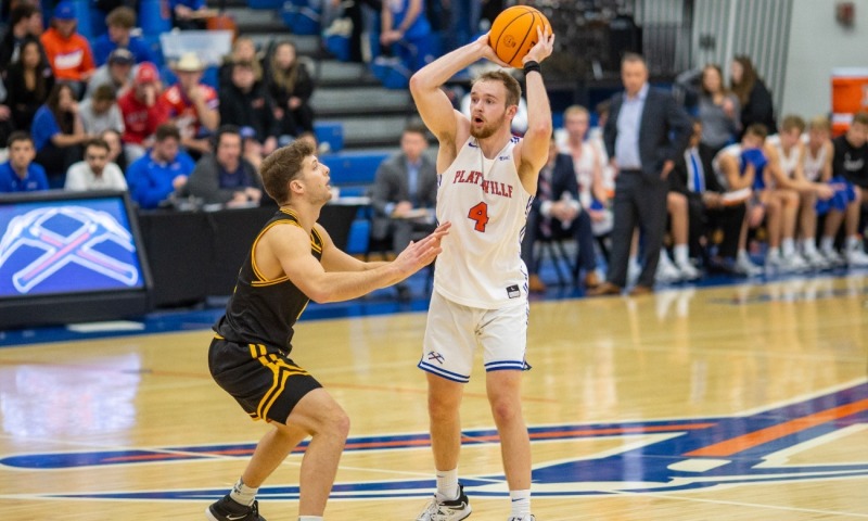 Men's Basketball vs Olivet