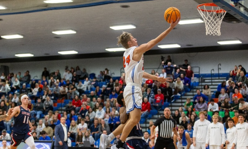 Men's Basketball vs UW-Oshkosh