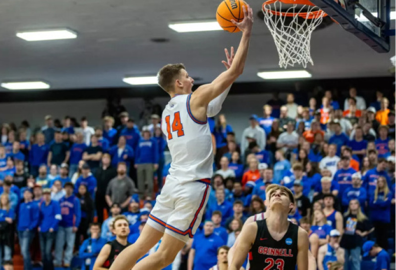 Pioneer Men's Basketball vs UW-River Falls