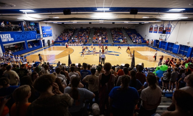 Homecoming: Yell Night
