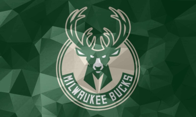 Milwaukee Alumni Event & Bucks Game