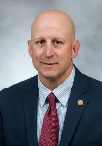 Profile image for Dr. Les Hollingsworth